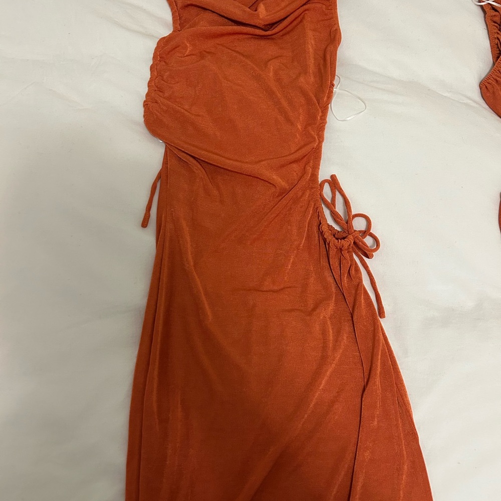 Rust Orange Ruched Dress - Picture 2 of 3